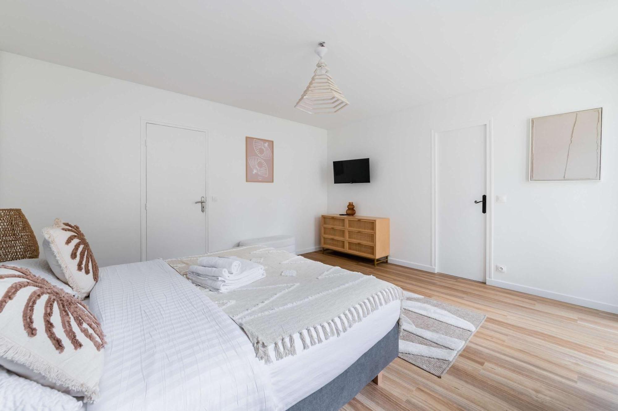 Villa Romainville Paris Pour 8 Personnes - Flat-Guest Exterior photo